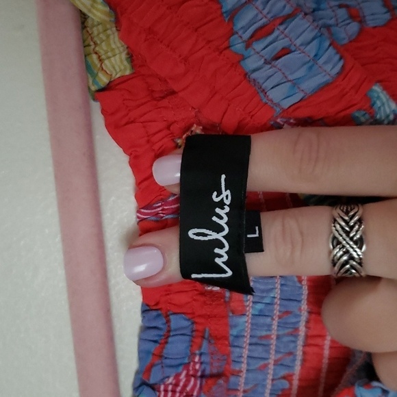 Lulu's red floral maxi dress, smocked bodice and arms, slit, womens size large - Picture 5 of 7